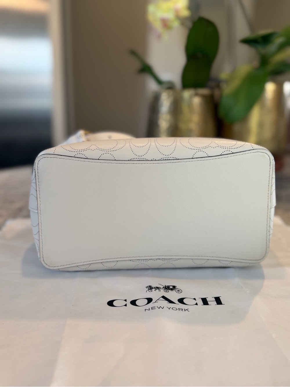 Coach Large Town Bucket Bag in Perforated Leather Style 1008 EUC - Picture 5 of 12